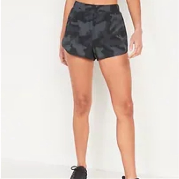 NWT OLD NAVY Mid-Rise StretchTech Dolphin-Hem Run Shorts 3-inch inseamXTRA LARGE - Picture 3 of 9